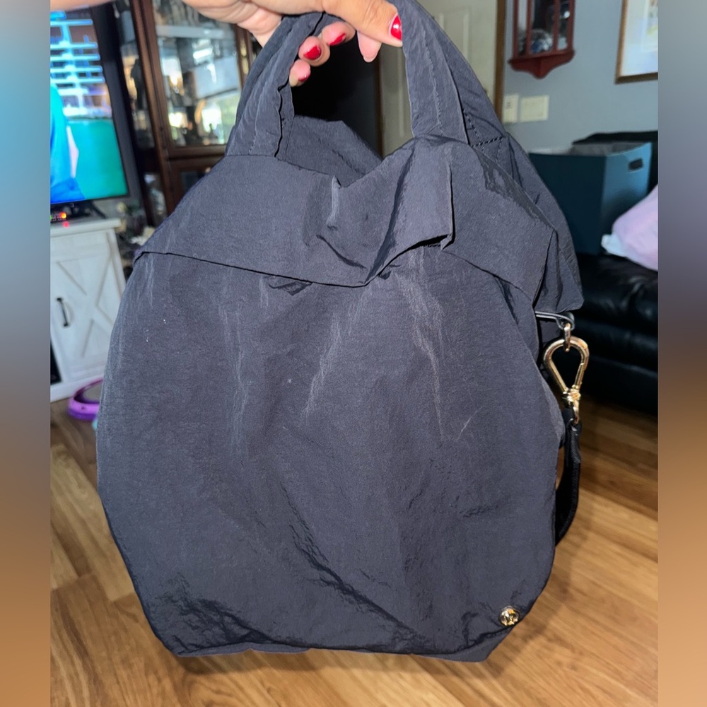 Lululemon commuter tote bag, black with shoulder strap